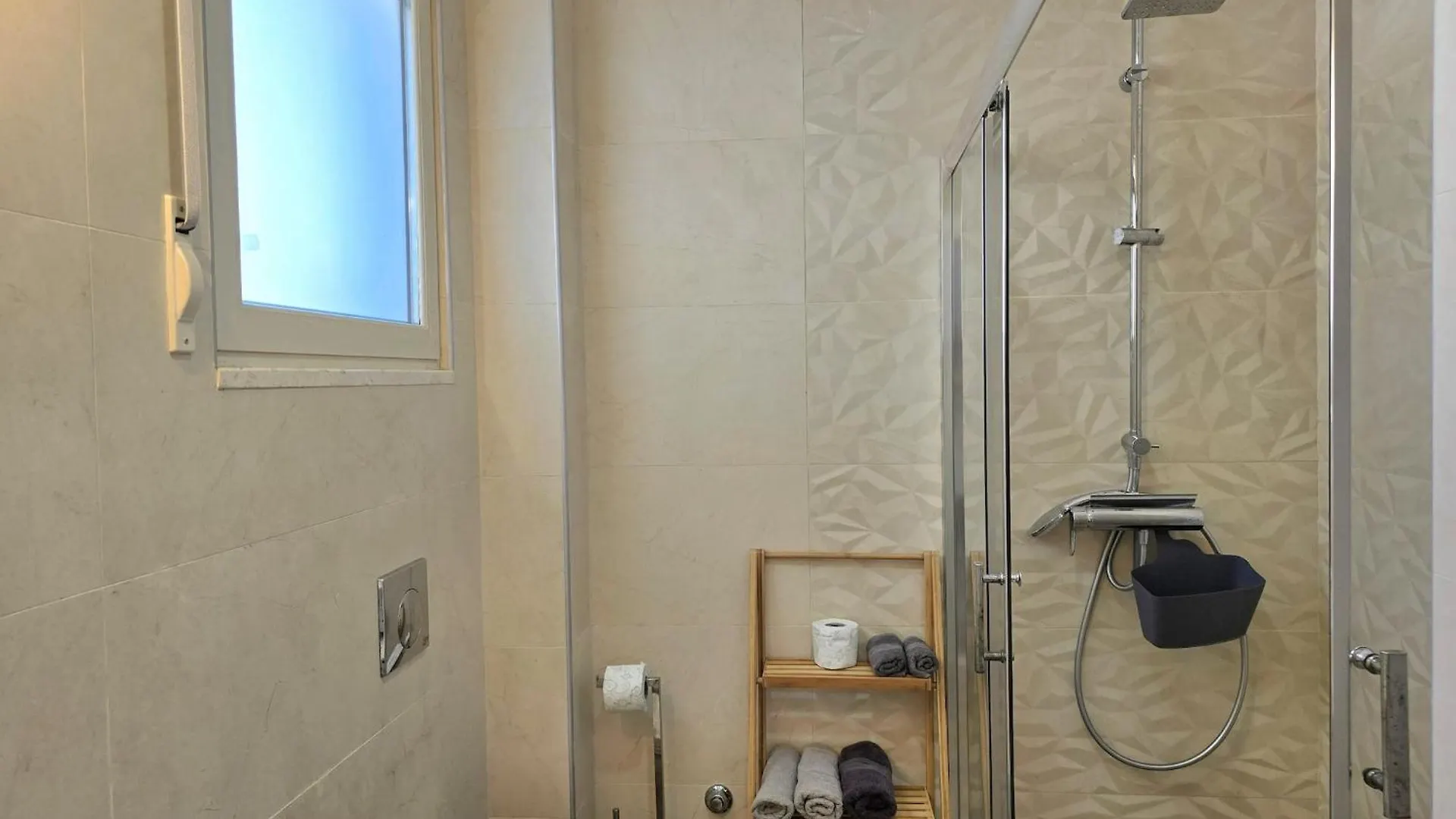 Vacation Apartment For Six Guests Plazhi San Pietro