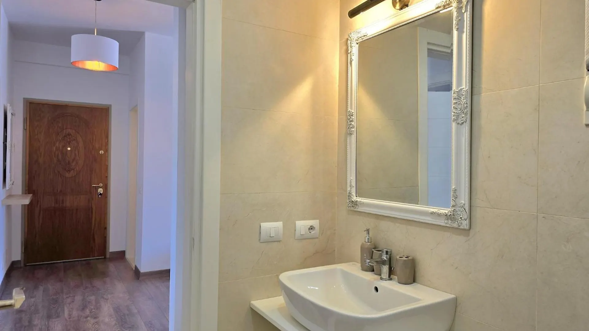 Vacation Apartment For Six Guests Plazhi San Pietro Albania